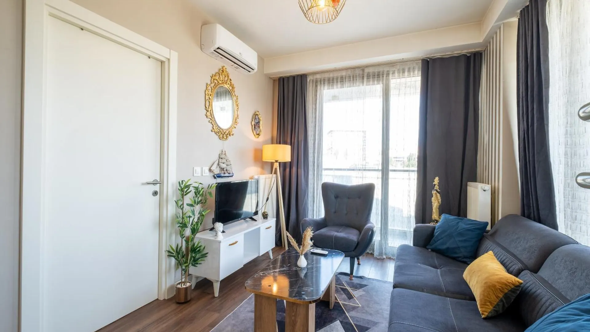 The Riyal Istanbul Apartment
