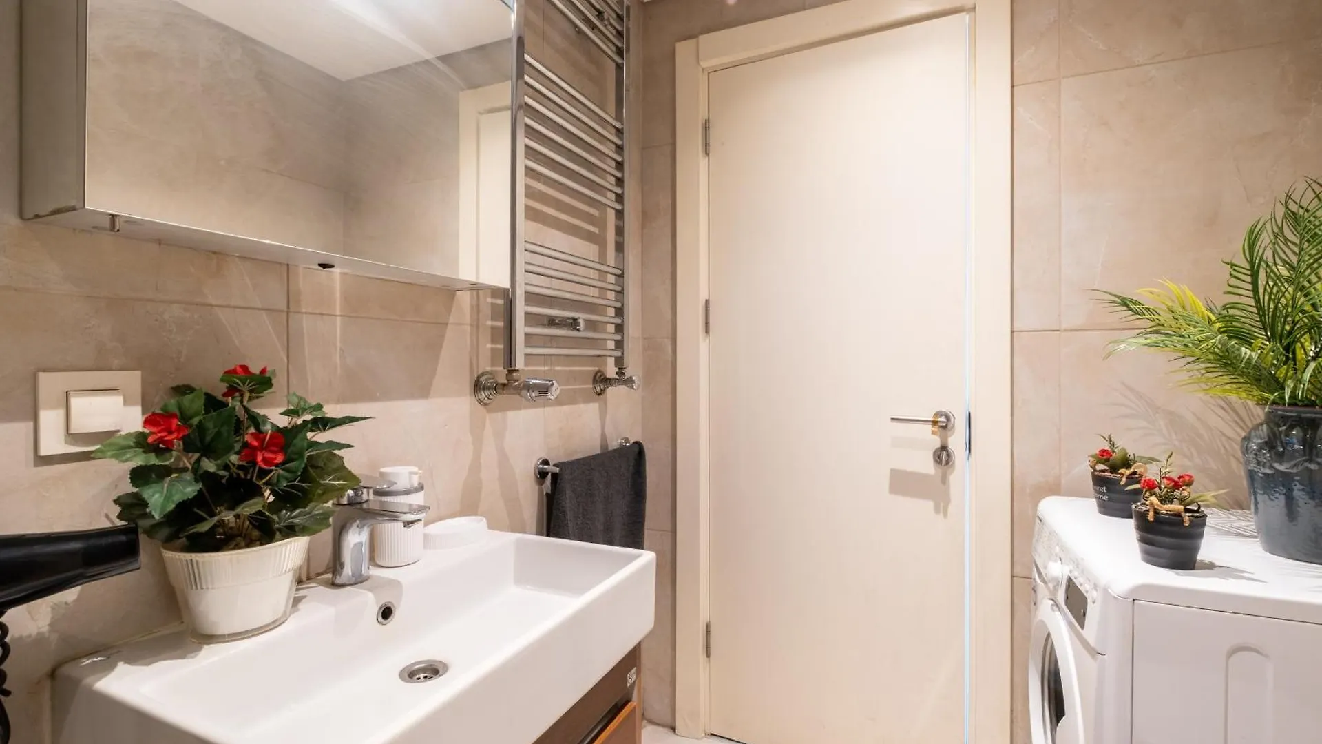 The Riyal Istanbul Apartment